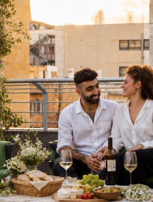 חוגגים שבועות